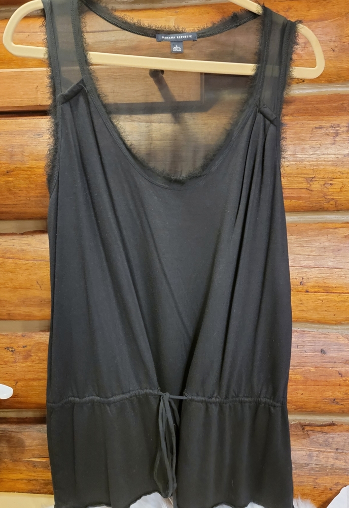 💙3/$25💙Banana Republic Sz Lg Black tank top
